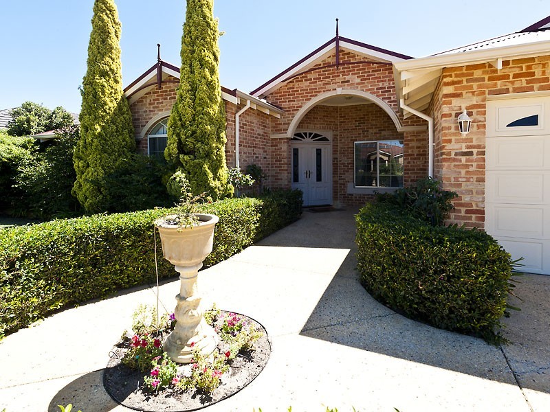 5 Charlecote Way, Canning Vale WA 6155