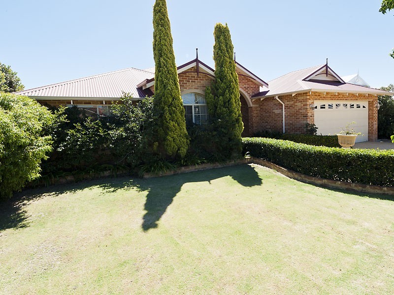 5 Charlecote Way, Canning Vale WA 6155