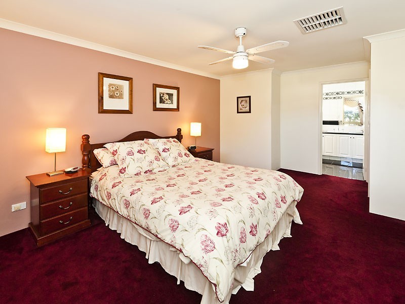 5 Charlecote Way, Canning Vale WA 6155