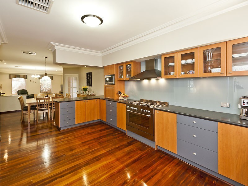 5 Charlecote Way, Canning Vale WA 6155