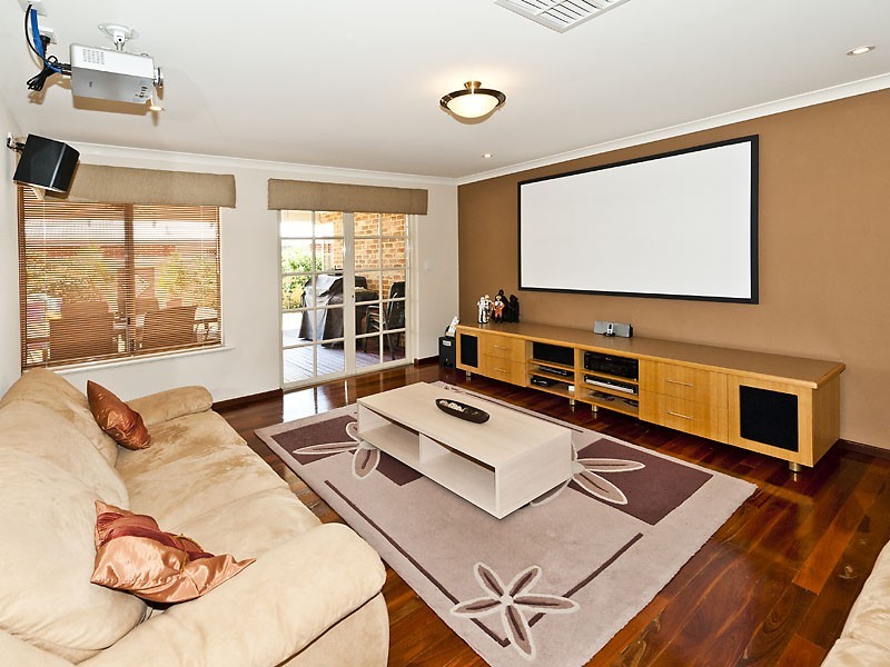 5 Charlecote Way, Canning Vale WA 6155