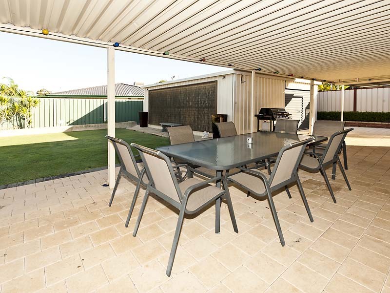 10 Songlark Place, Huntingdale WA 6110