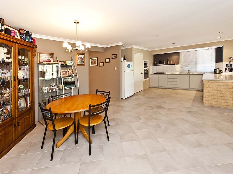 10 Songlark Place, Huntingdale WA 6110