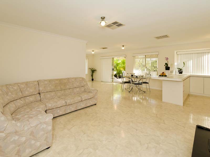 5 Bushlark Rise, Canning Vale WA 6155