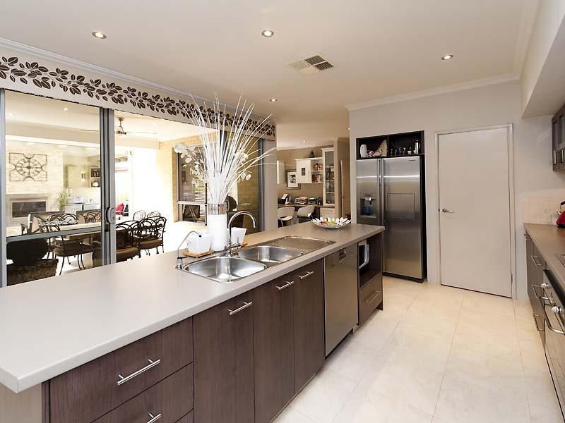16 Edgehill Walk, Piara Waters WA 6112