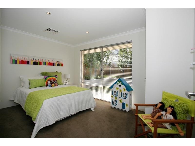 30 Aldenham Drive, Southern River WA 6110