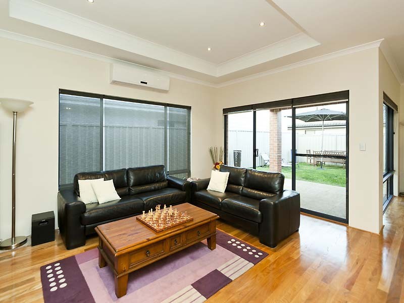 11 Leschenault Boulevard, Munster WA 6166