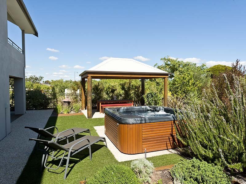 8 Crested Turn, Harrisdale WA 6112