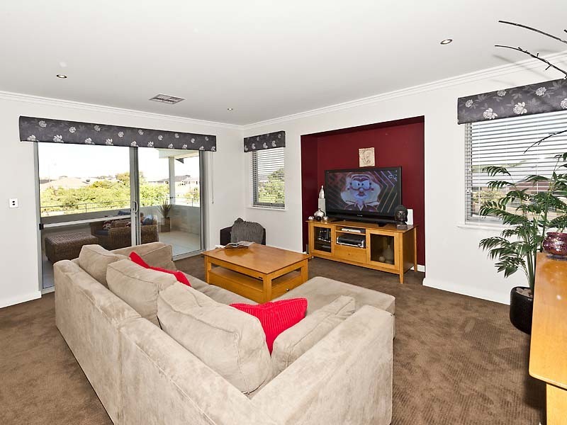 8 Crested Turn, Harrisdale WA 6112