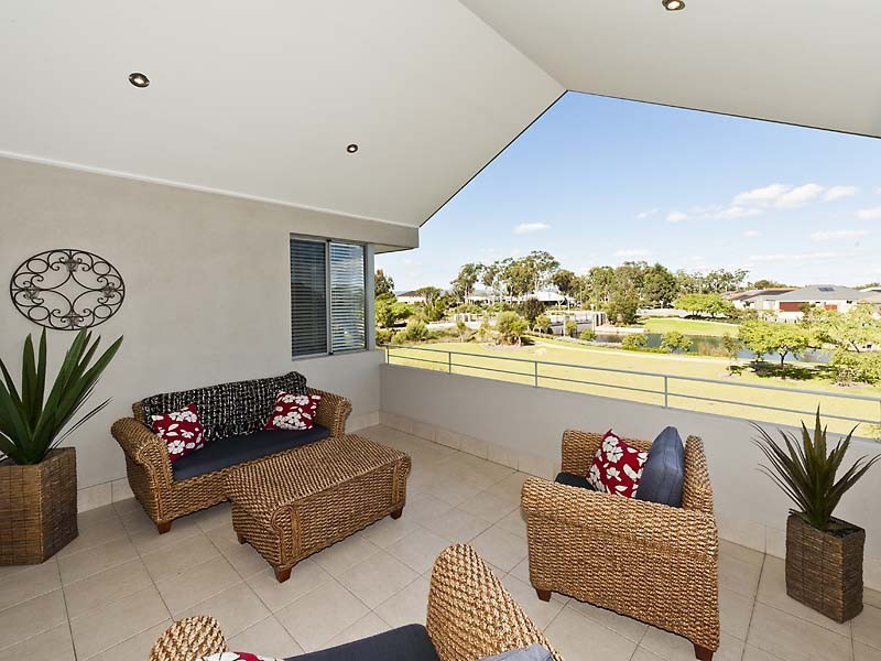 8 Crested Turn, Harrisdale WA 6112