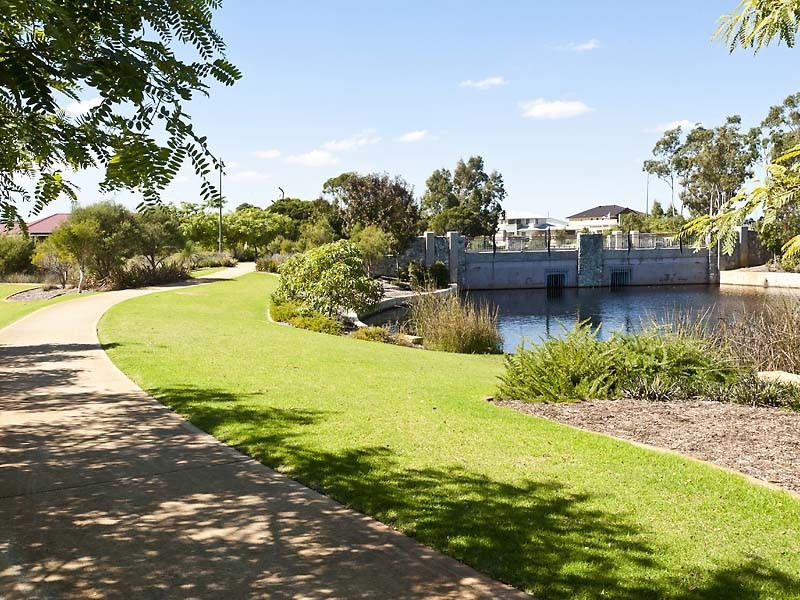 8 Crested Turn, Harrisdale WA 6112