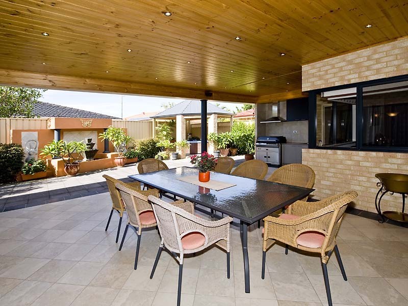 6 Corsham Gardens, Canning Vale WA 6155