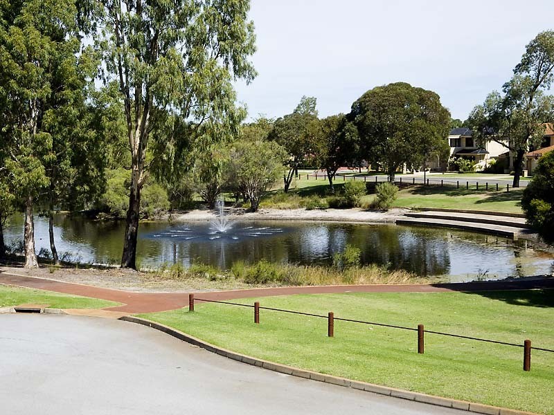 6 Corsham Gardens, Canning Vale WA 6155