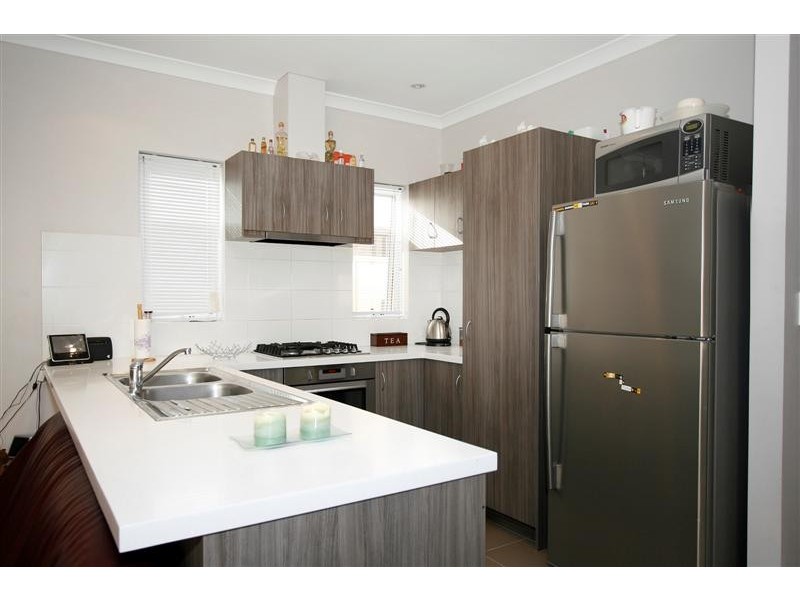 8 Churchill Green, Canning Vale WA 6155