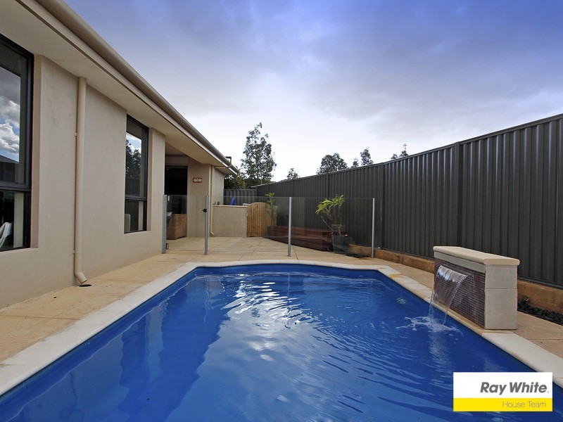 16 Mildura Way, Harrisdale WA 6112
