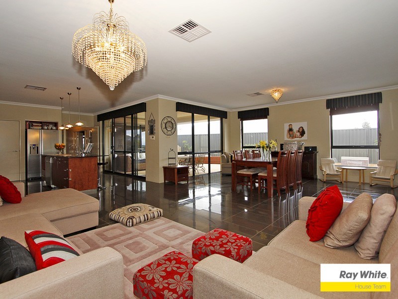 16 Mildura Way, Harrisdale WA 6112