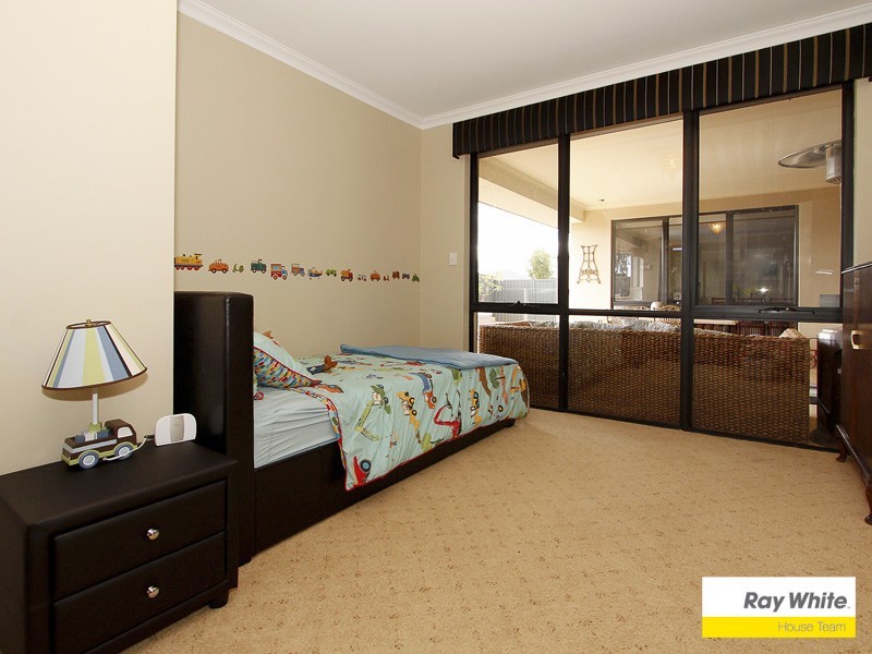 16 Mildura Way, Harrisdale WA 6112