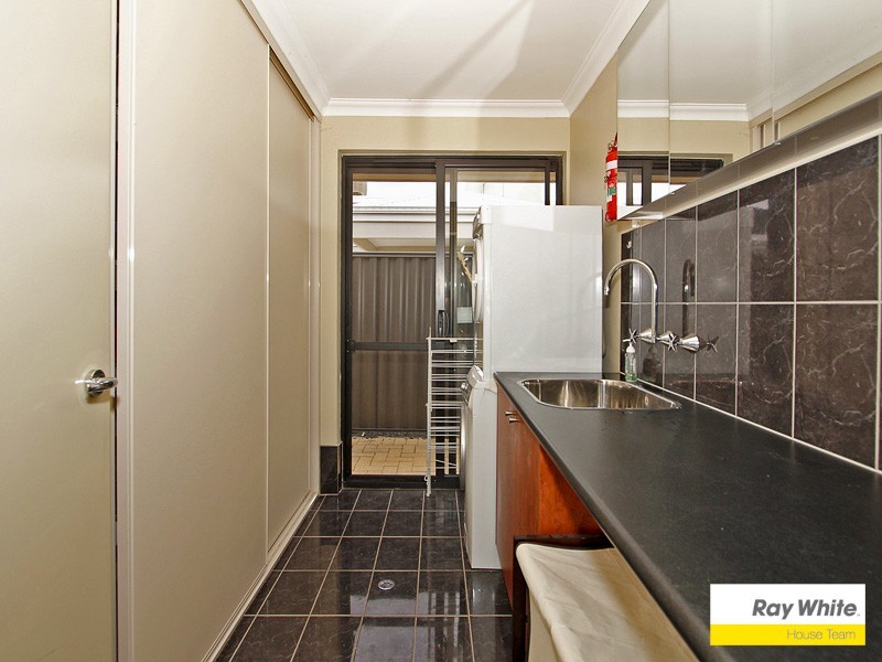 16 Mildura Way, Harrisdale WA 6112