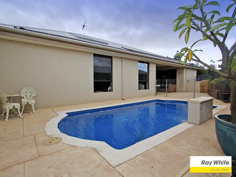 16 Mildura Way, Harrisdale WA 6112
