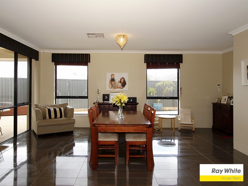 16 Mildura Way, Harrisdale WA 6112