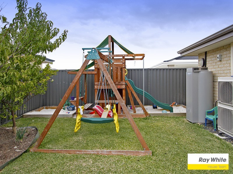 16 Mildura Way, Harrisdale WA 6112