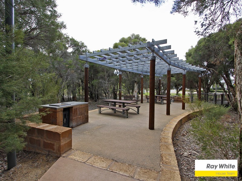 16 Mildura Way, Harrisdale WA 6112