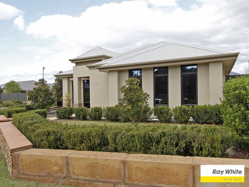 16 Mildura Way, Harrisdale WA 6112