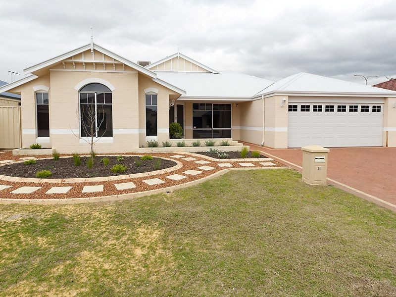 18 Longshaw Circuit, Canning Vale WA 6155