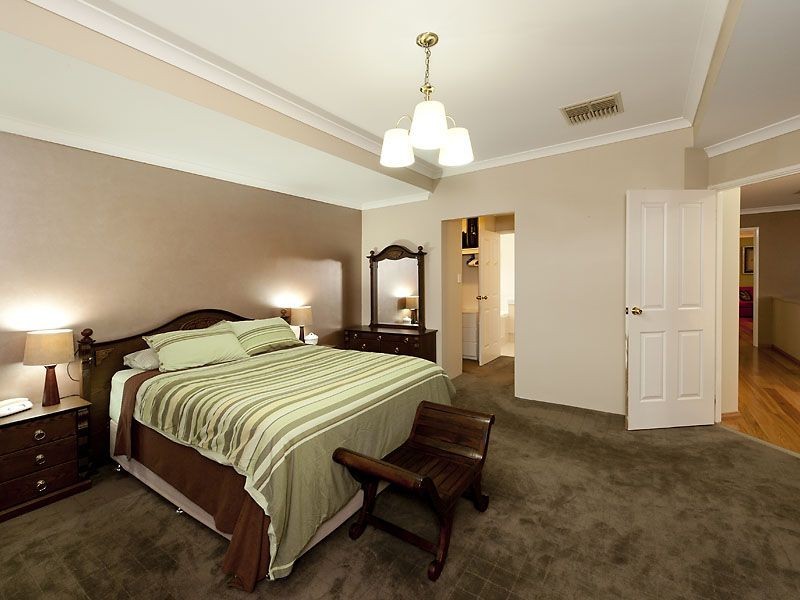 18 Longshaw Circuit, Canning Vale WA 6155