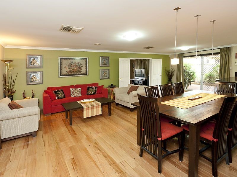 18 Longshaw Circuit, Canning Vale WA 6155