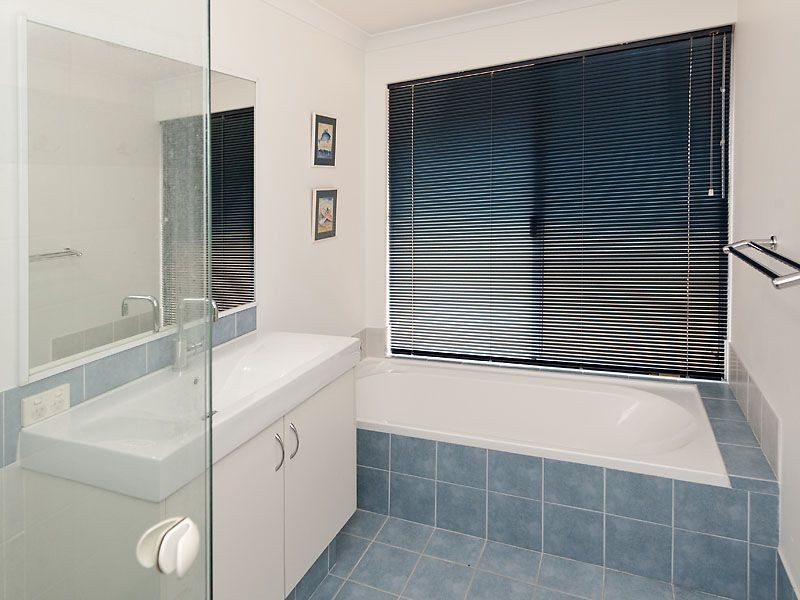 18 Longshaw Circuit, Canning Vale WA 6155