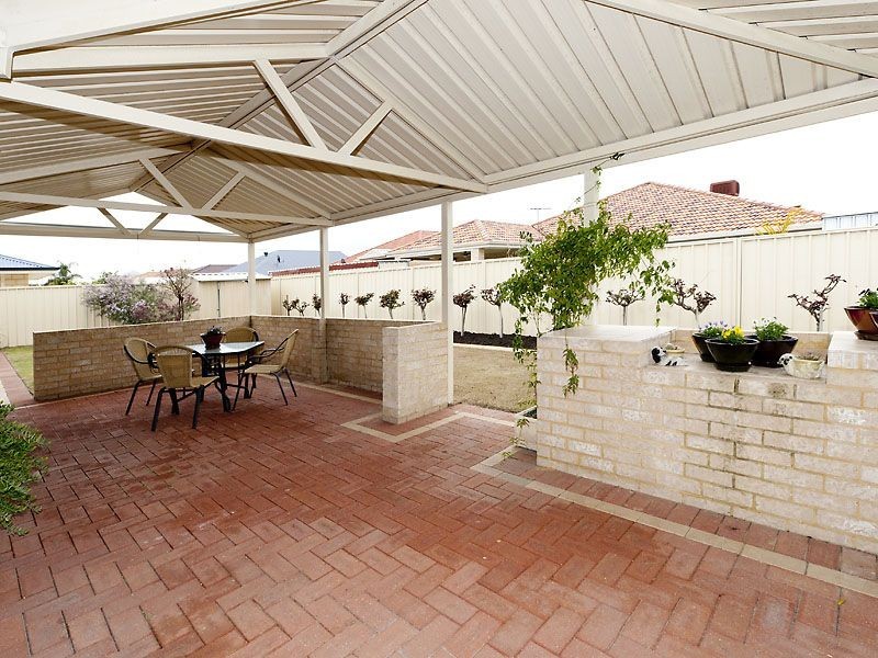 18 Longshaw Circuit, Canning Vale WA 6155