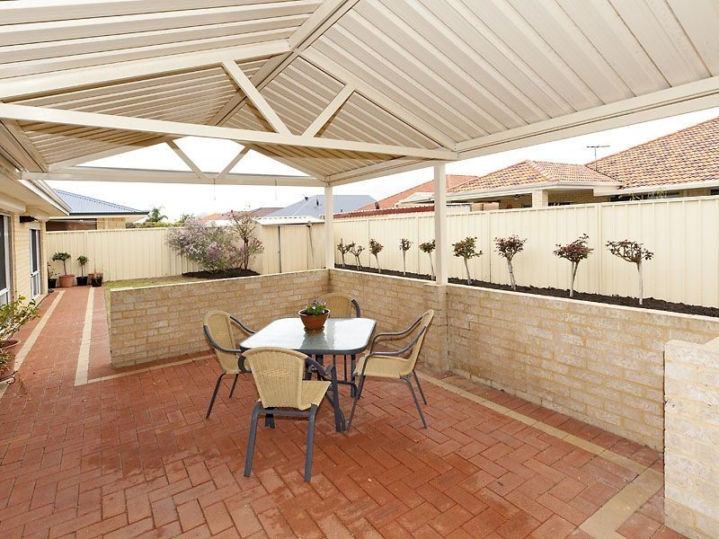 18 Longshaw Circuit, Canning Vale WA 6155
