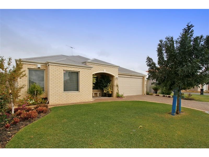 13 Carlton Loop, Canning Vale WA 6155