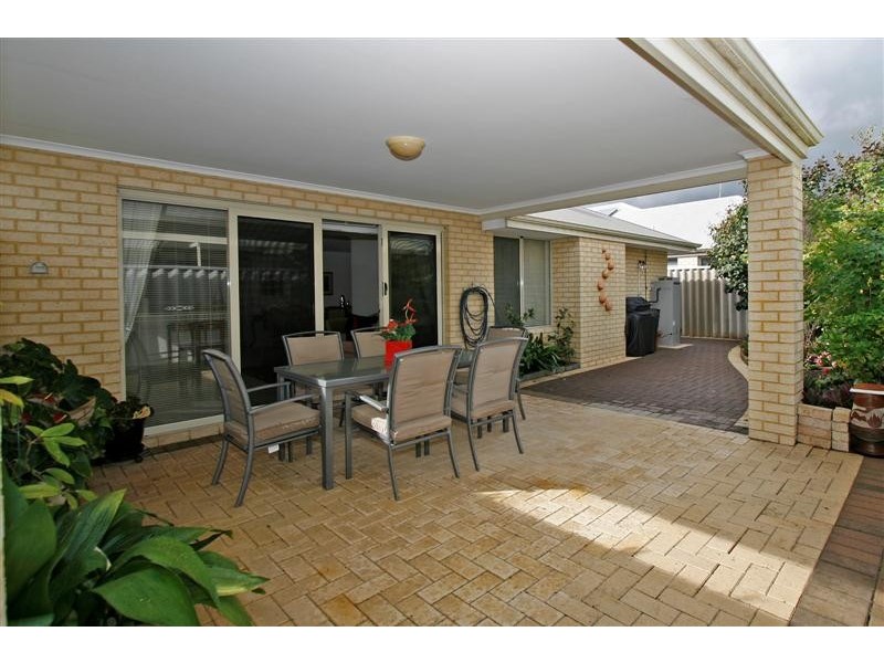 13 Carlton Loop, Canning Vale WA 6155