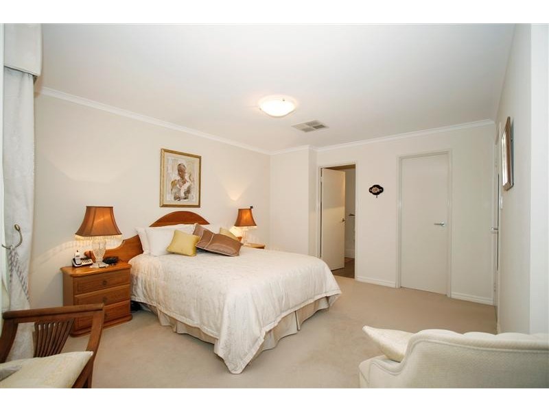 13 Carlton Loop, Canning Vale WA 6155
