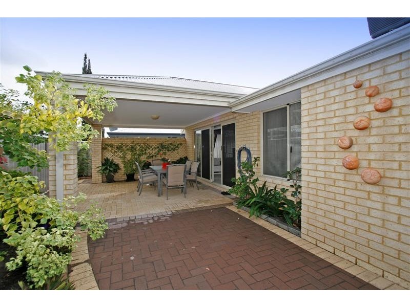 13 Carlton Loop, Canning Vale WA 6155
