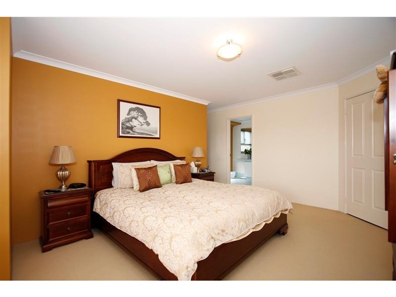 12 Montezuma Loop, Canning Vale WA 6155