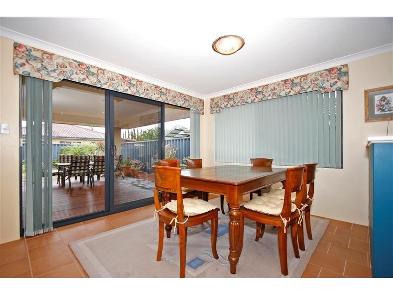 12 Montezuma Loop, Canning Vale WA 6155