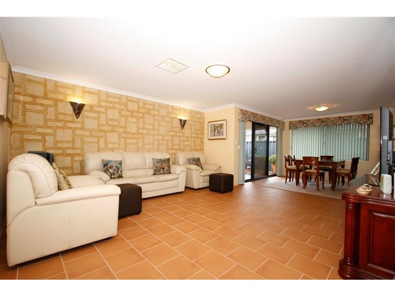12 Montezuma Loop, Canning Vale WA 6155
