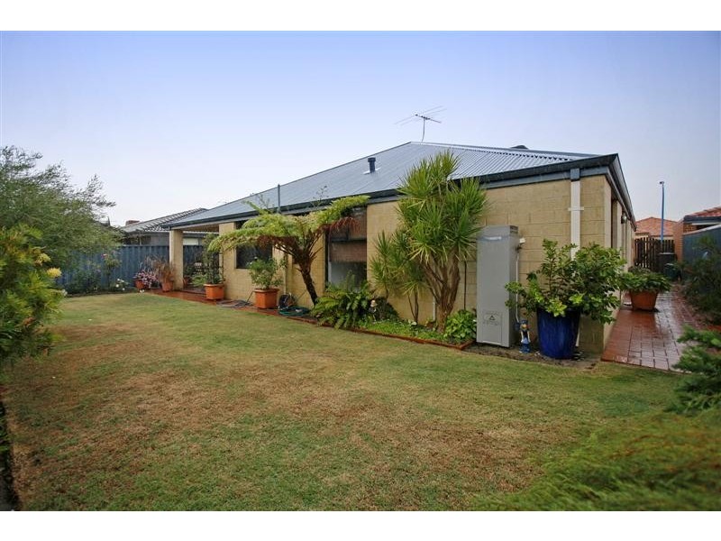 12 Montezuma Loop, Canning Vale WA 6155