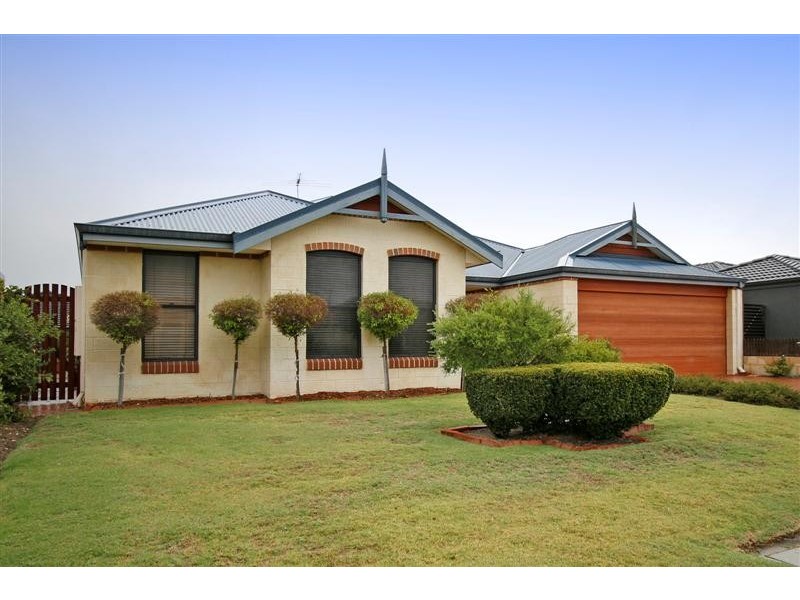 12 Montezuma Loop, Canning Vale WA 6155