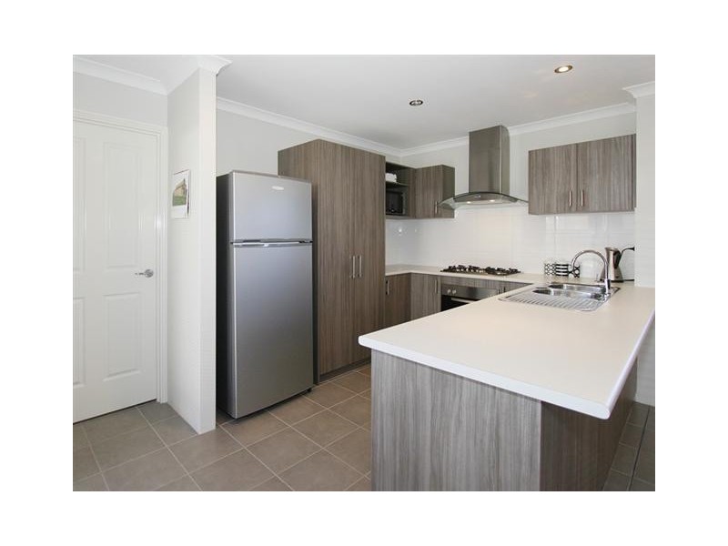 19B Baystone Parade, Harrisdale WA 6112