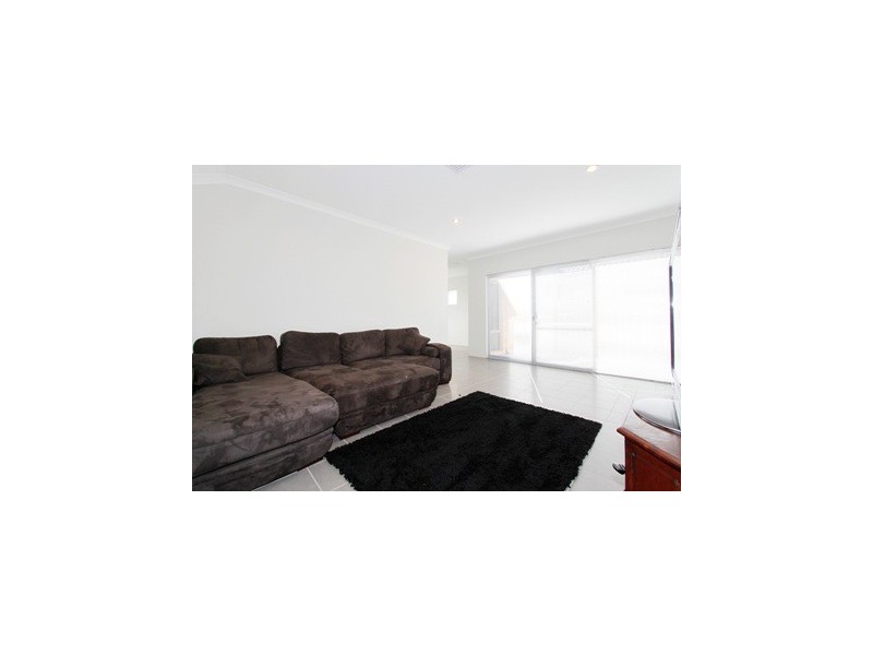 19B Baystone Parade, Harrisdale WA 6112