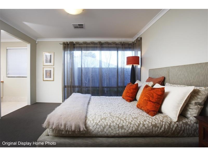 12 Edgehill Walk, Piara Waters WA 6112