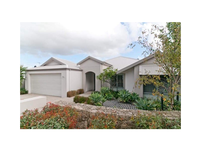 12 Edgehill Walk, Piara Waters WA 6112