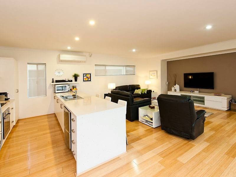 35 Dorchester Turn, Canning Vale WA 6155