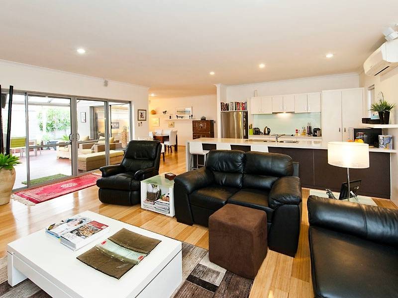 35 Dorchester Turn, Canning Vale WA 6155