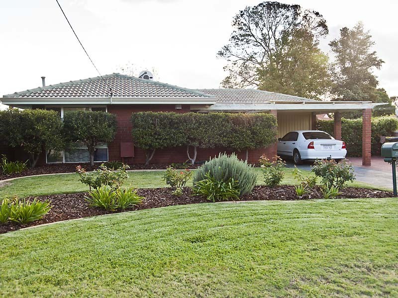 27 Rosemary Court, Huntingdale WA 6110