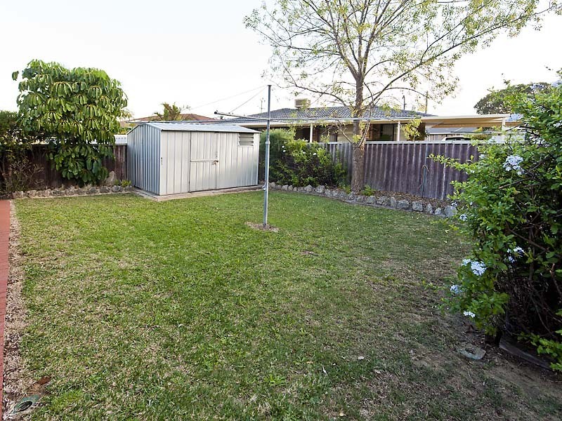 27 Rosemary Court, Huntingdale WA 6110